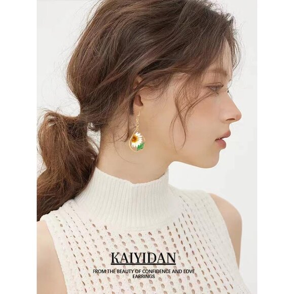 Mums Gold Dry Flower Statement Vintage Long Summer Earring for Women Jewelry - Picture 9 of 9